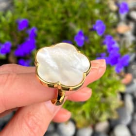 Mother-of-Pearl Cocktail Ring in Yellow Gold item