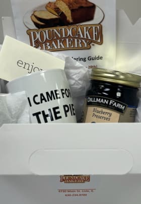 Poundcake Bakery Thanksgiving Box item