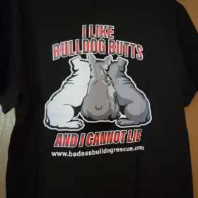 Black Gildan tshirt size XL item