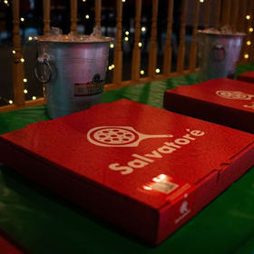 A015 - Pizza Salvatoré - 100$ item