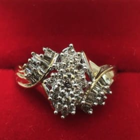 14 k gold diamond ring size 6.5 item