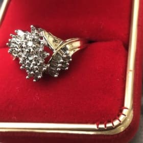 14 k gold diamond ring size 6.5 item