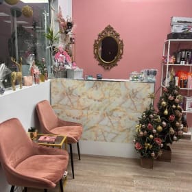 A035 - Les Roses Gold salon de coiffure - 50$ item