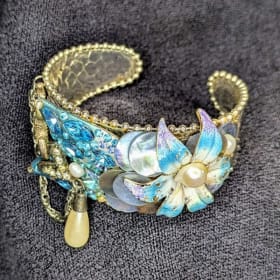 Aqua floral with starfish Bracelet item