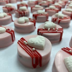 Chocolate Covered Oreos - Dozen item