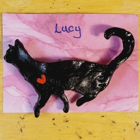 "Lucy" pin item