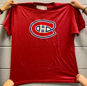 Chandail signé par Nick Suzuki item