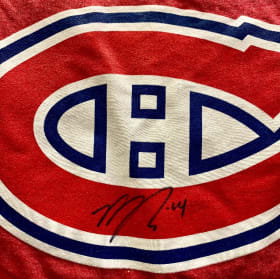 Chandail signé par Nick Suzuki item