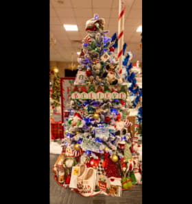 Tree 24-006 - ""Gnome for the Holidays" item