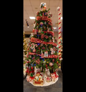 Tree 24-010 - "All Things Candycane" item