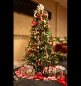 Tree 24-017 - "Cooking Up Christmas" item