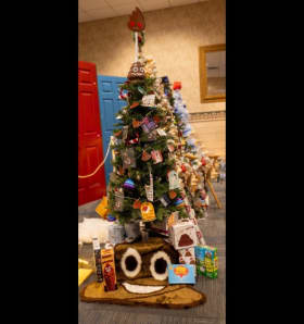 Tree 24-031 - "Merry Poo-Mas" item