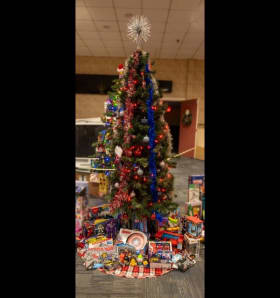 Tree 24-050 - "Superhero Tree" item