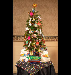 Tree 24-088 - "Women Scientists"1 item