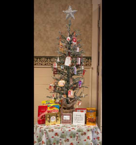 Tree 24-091 - "All of Her Favorite Things" item