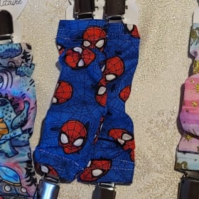 attache mitaines motif spiderman item