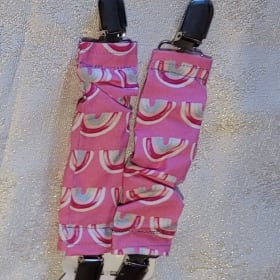 attache mitaines motif arc-en-ciel rose item