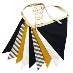 Fanion chambre d'enfant - bleu et jaune (Valeur $45) item