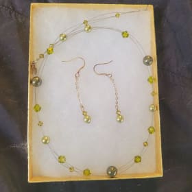 Green Bead and Necklace Set item
