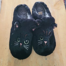 Black Hard Bottom Cat Slipper size 8.5US item