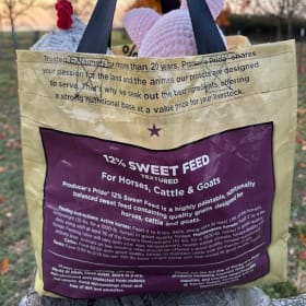 Reusable feed bag item