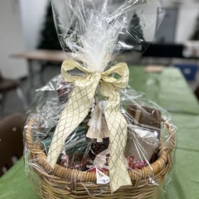 Wine Gift Basket - D19A item