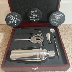 Izzie Mac Gift Basket item