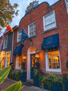 Stay at 124 on Queen Hotel in Spa in Niagara on the Lake item