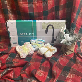 Kitchen Faucet and Dishclothes item