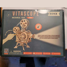 A046 - Modèle réduit en bois Vitascope item