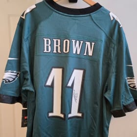 PHL Eagles Wide Receiver AJ Brown autographed jersey item