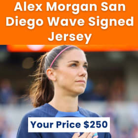 Signed Alex Morgan Jersey item