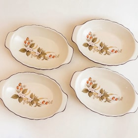 Bundle of Vintage Kitchenwares item