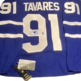 Signed John Tavares Assistant-Captain --- #91 NEW item