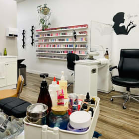 A100 - Manucure - Espace Zen situé à Brossard item