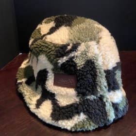 Gift Basket #20  Socks & Bucket Hat (Fox River) & Kiwk Trip item