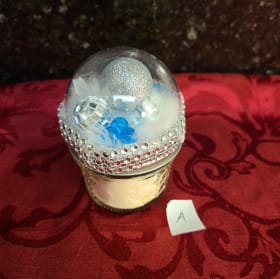Snow Globe Set w/ White Chocolate Hot Cocoa + Plush Bear item