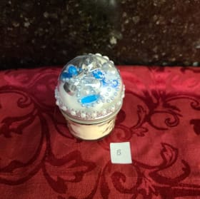 Snow Globe Set w/ White Chocolate Hot Cocoa + Plush Bear item