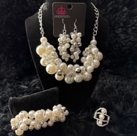 Item #8 - ZI Collection Paparazzi item