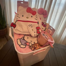 Hello Kitty Basket 1 - Presented by the Flutes item