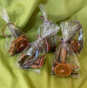 Christmas Scent Simmer Pot by Sarah Osburn item