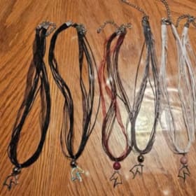 Collier avec pendentif tête de cheval item