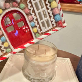 Gingerbread House Candle Holder and Candle by Partylite item