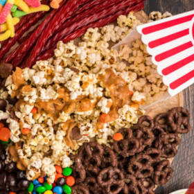 Sip & Screen Basket item