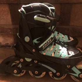 A042 - Patins à roues alignés ajustables pour enfant item