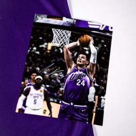 Walker Kessler Signed Jersey & Photo item