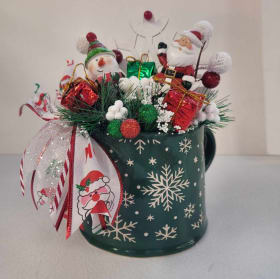 Green Snowflake Mug Decor item