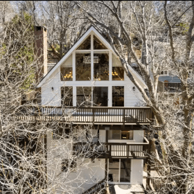 4-Night Stay in Lake Arrowhead Cabin for 12 Guests item