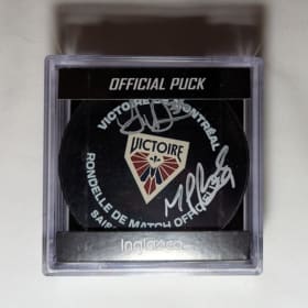 32.	Rondelle officielle La Victoire signée item