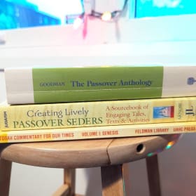Passover Books! Anthology/Lively Seders/Torah Commentary item